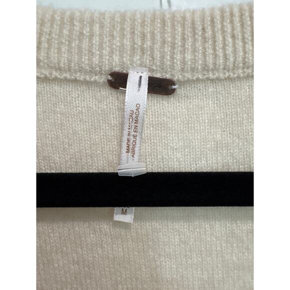 MSRP $89 FREE PEOPLE 100% Cashmere Annabel Puff Sleeve Sweater Size M - Picture 6 of 9